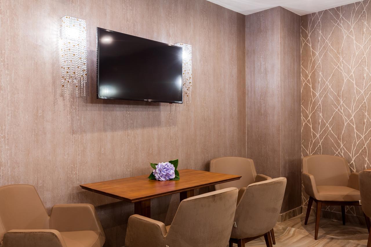 Crystal Hotel Kiev Bagian luar foto