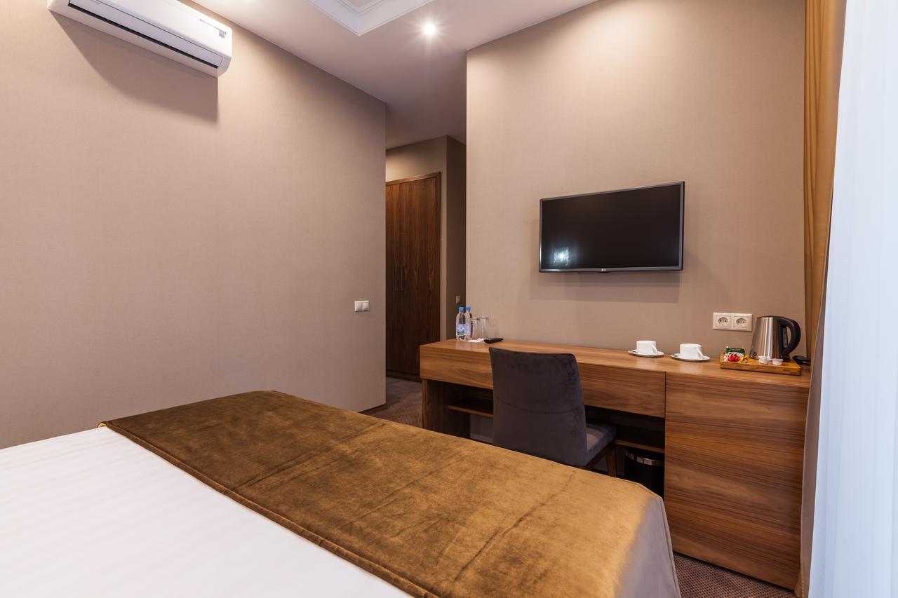 Crystal Hotel Kiev Bagian luar foto