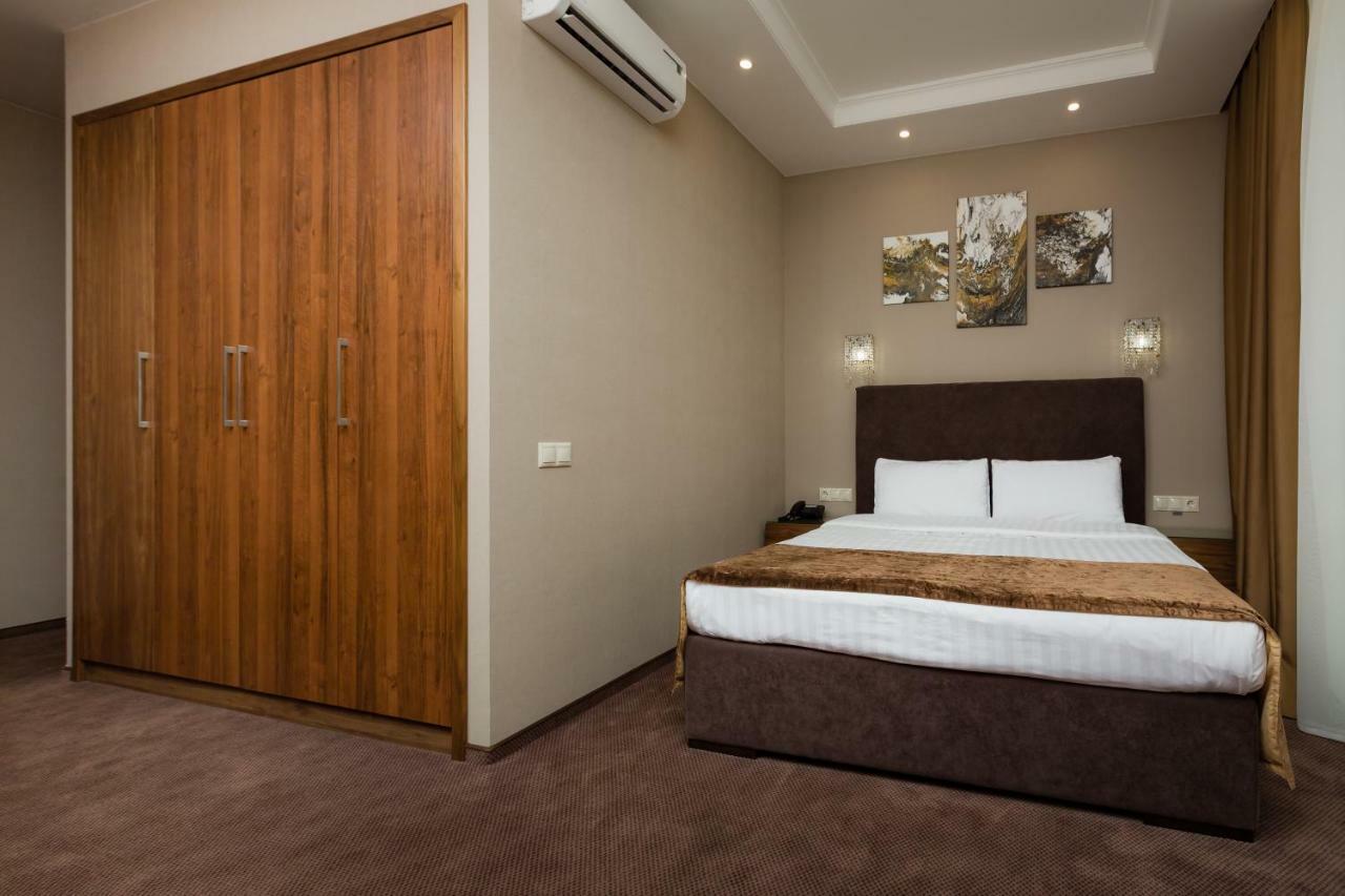 Crystal Hotel Kiev Bagian luar foto