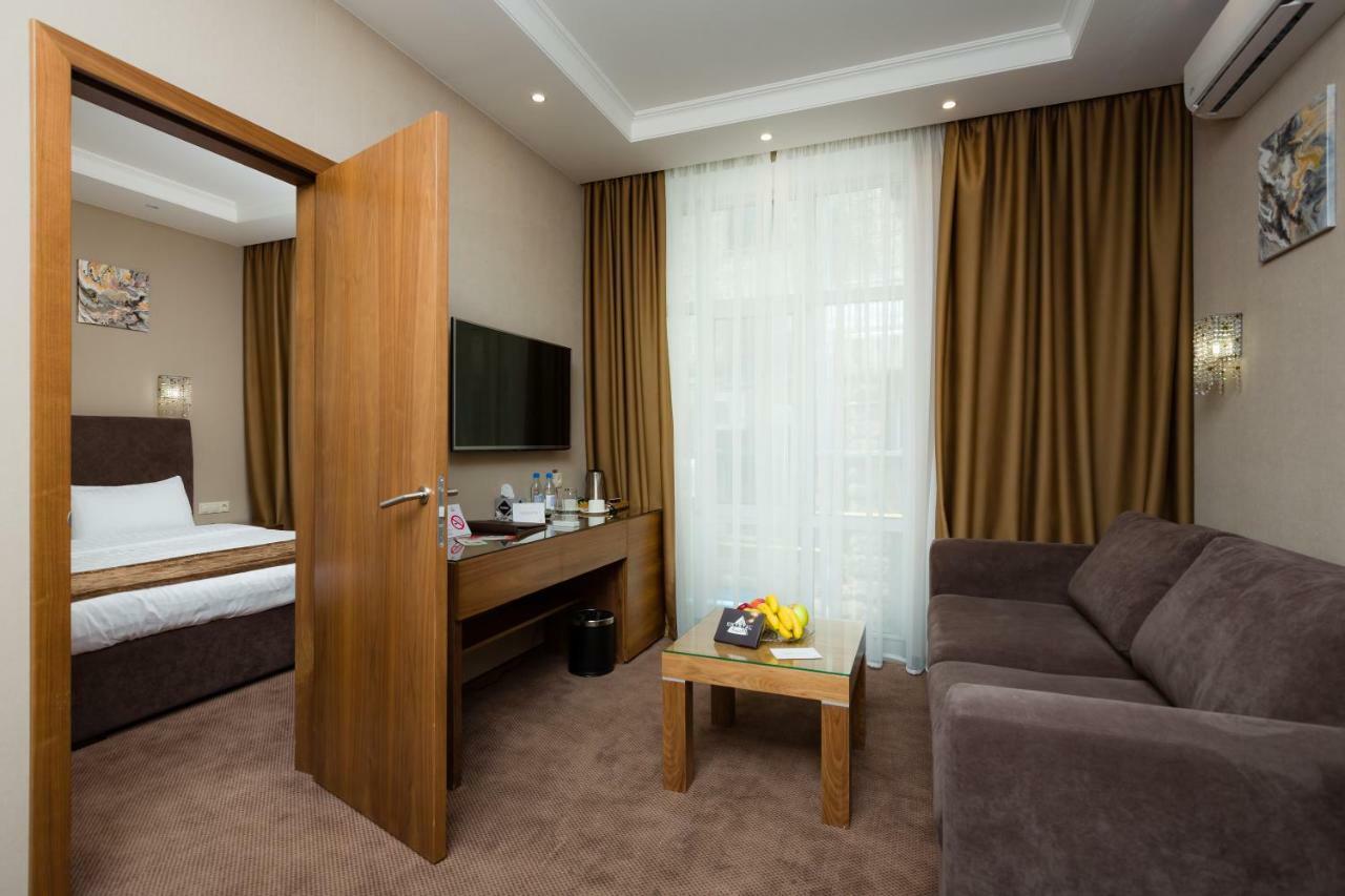 Crystal Hotel Kiev Bagian luar foto