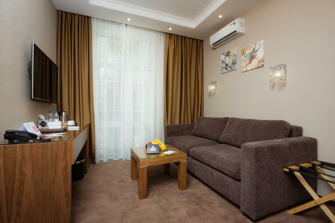 Crystal Hotel Kiev Bagian luar foto