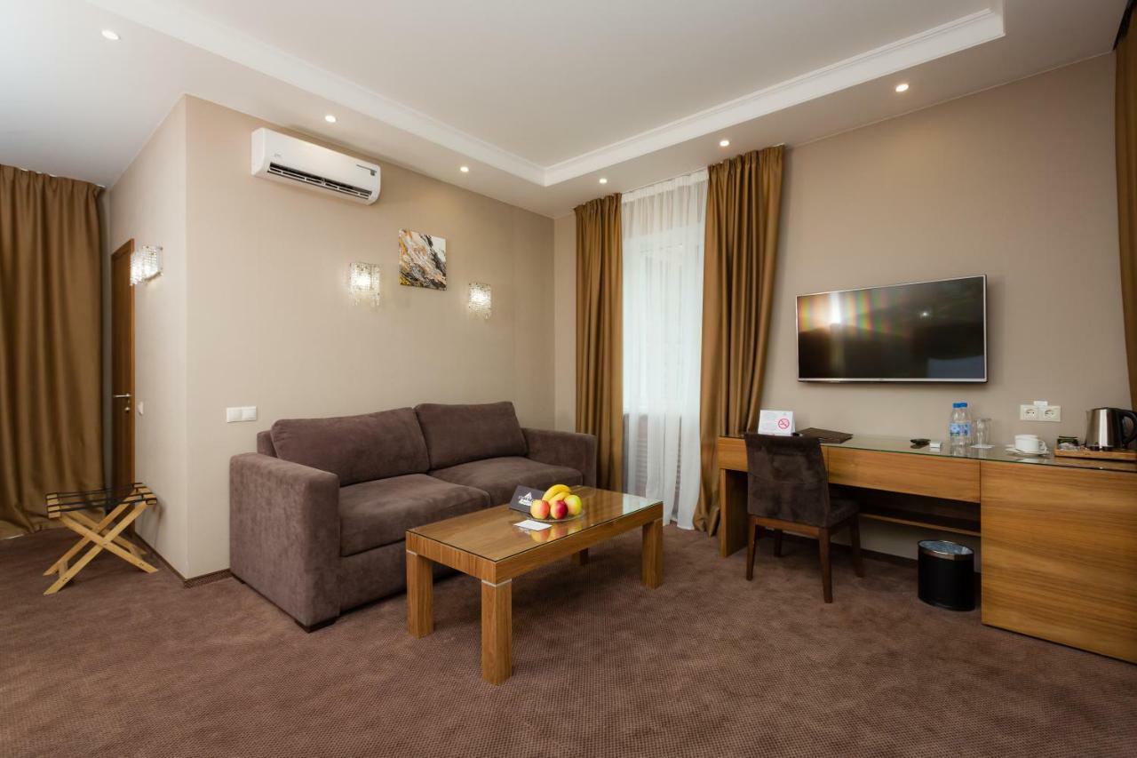 Crystal Hotel Kiev Bagian luar foto